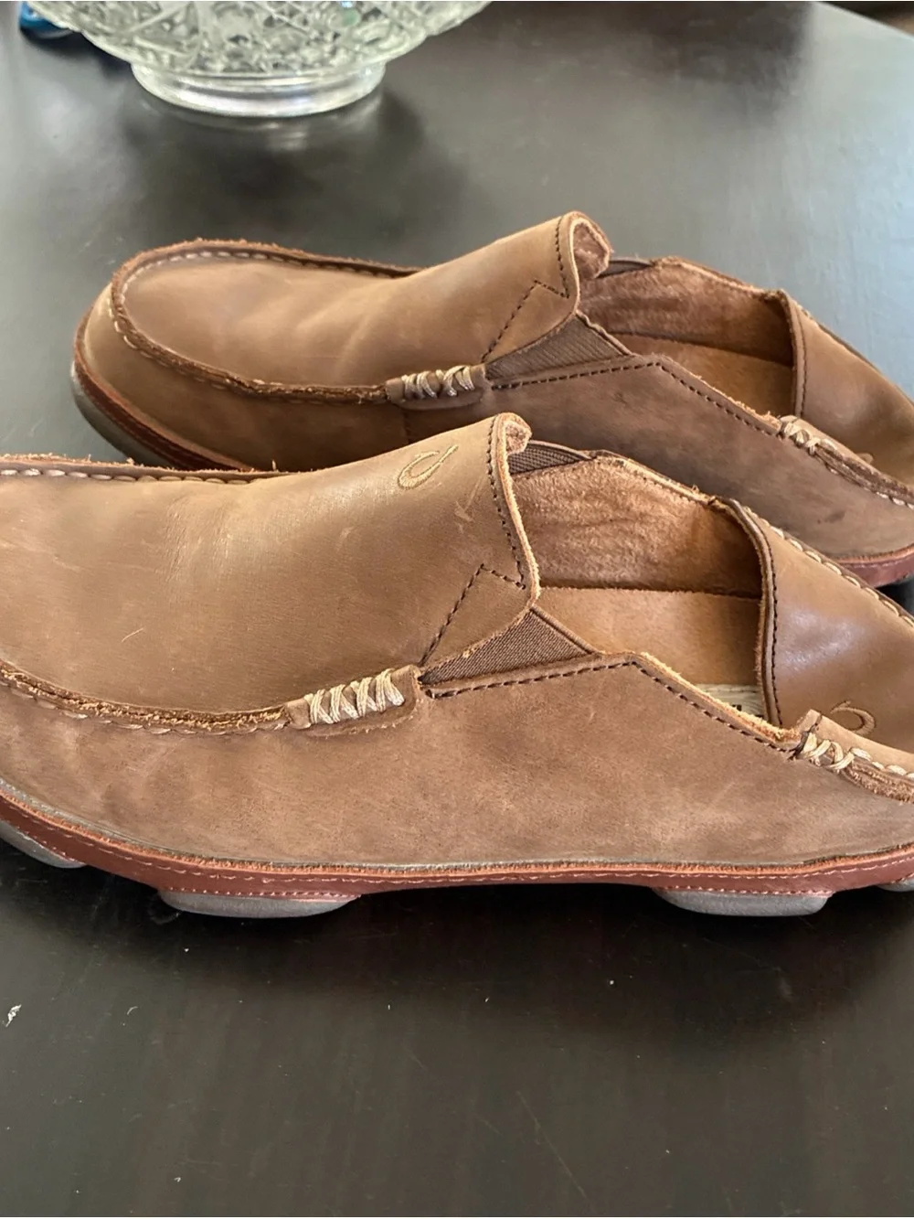 OluKai Moloa Men’s Nubuck Leather Slip On Shoes Mules Ray/Toffee Size 8.5